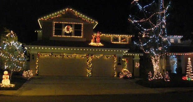 Santa Clarita Christmas Lights 2022 2020 Santa Clarita Holiday Light Guide — Hometown Station | Khts Fm 98.1 &  Am 1220 — Santa Clarita Radio - Santa Clarita News