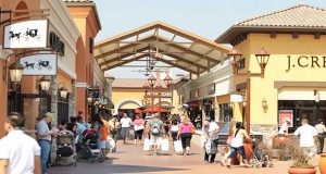 The Outlets at Tejon have been recognized as the best and most notable retail development of 2014 by the San Fernando Valley Business Journal, winning the Gold Award in Retail Development at the paper’s 2015 Commercial Real Estate Awards, officials said Sunday.