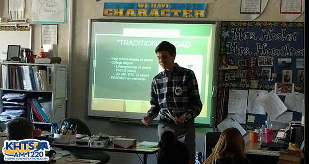 Valencia DECA/FBLA Members Teach Elementary Students about Entrepreneurship