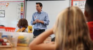 Santa Clarita Mayor Cameron Smyth provided a close-to-home “first-hand lesson” about how civic government works, he said Monday.