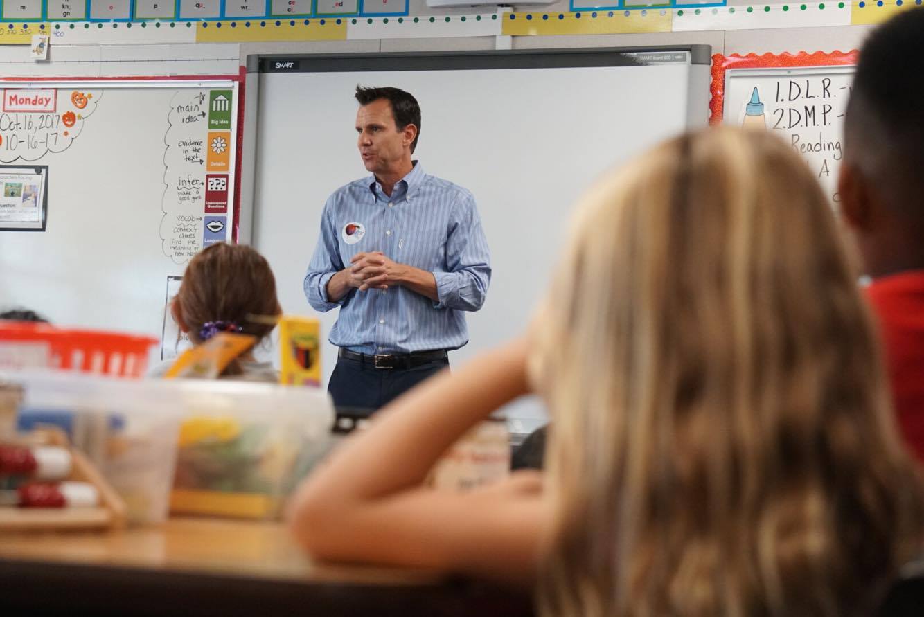 Santa Clarita Mayor Visits Alma Mater Peachland Elementary In Newhall Hometown Station Khts Fm 98 1 Am 12 Santa Clarita Radio Santa Clarita News