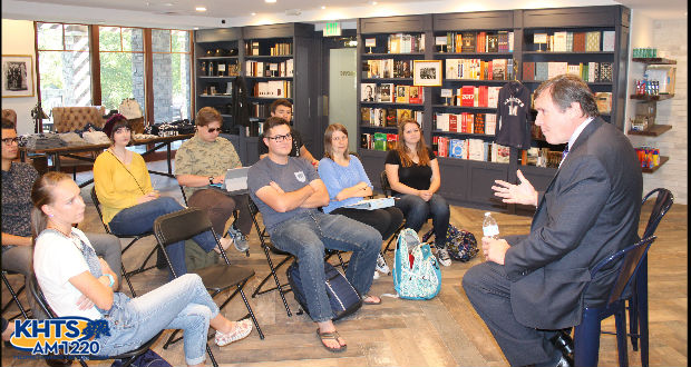 Senator Scott Wilk, R-Santa Clarita, toured The Master’s University on Friday, speaking with students before chapel and with a government class on campus.