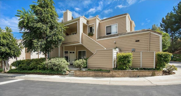 Santa Clarita Condo Sales
