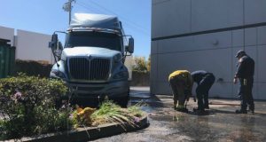 Big Rig Crashes Into Fire Hydrant In Valencia, No Injuries Reported