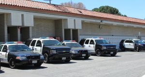 Santa-Clarita Crime-sheriff-cars-station