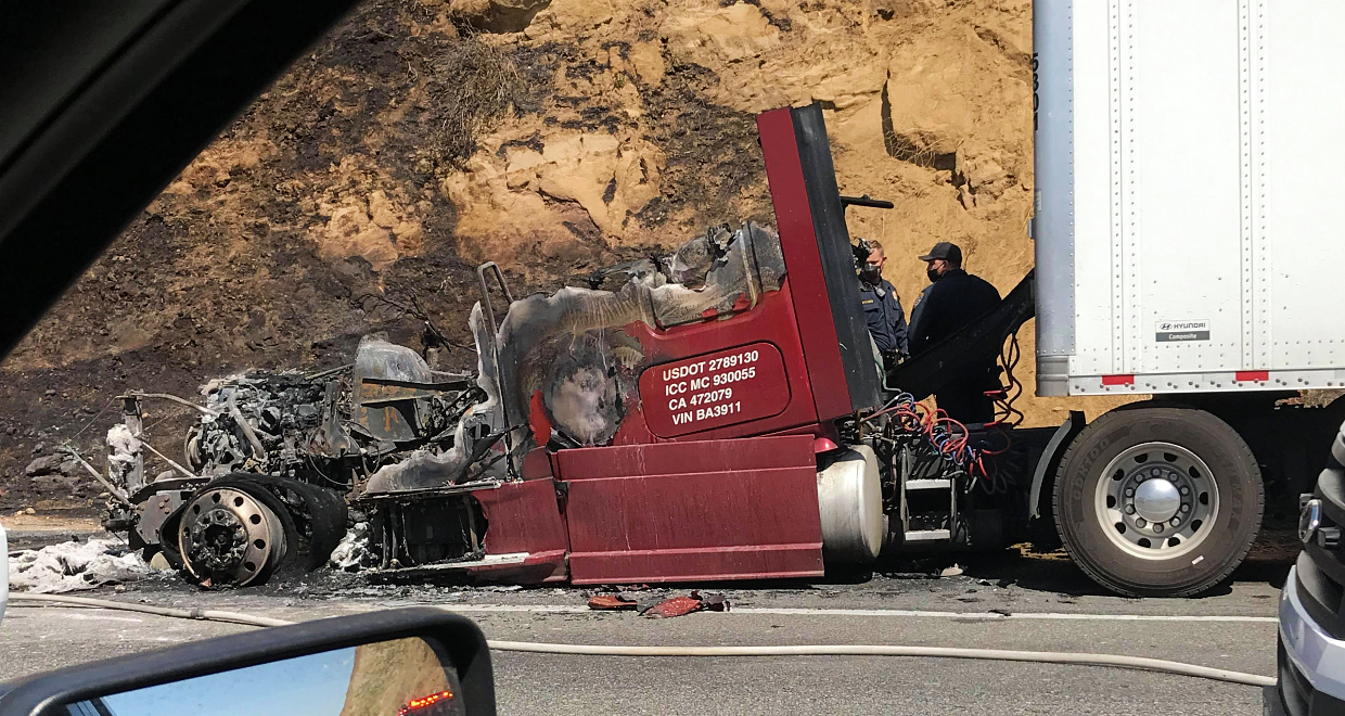 5 Freeway Big Rig Fire Spreads To Brush North Of Castaic