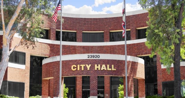 Campaign Filings Reveal Santa Clarita City Councilwoman Over $70,000 In Debt - Vimarsana News