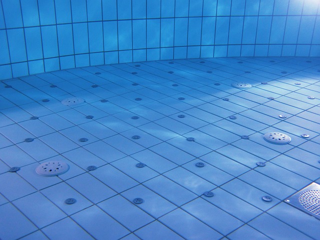 Clean pool
