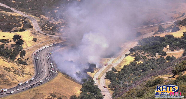 Cherry Fire Shuts Down Lanes Of Southbound 5 Freeway North Of Santa Clarita - Vimarsana News
